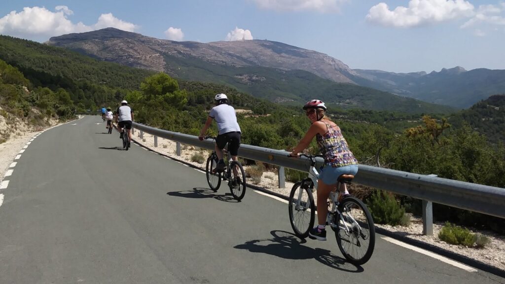The downhill bike ride - paseo en bicicleta